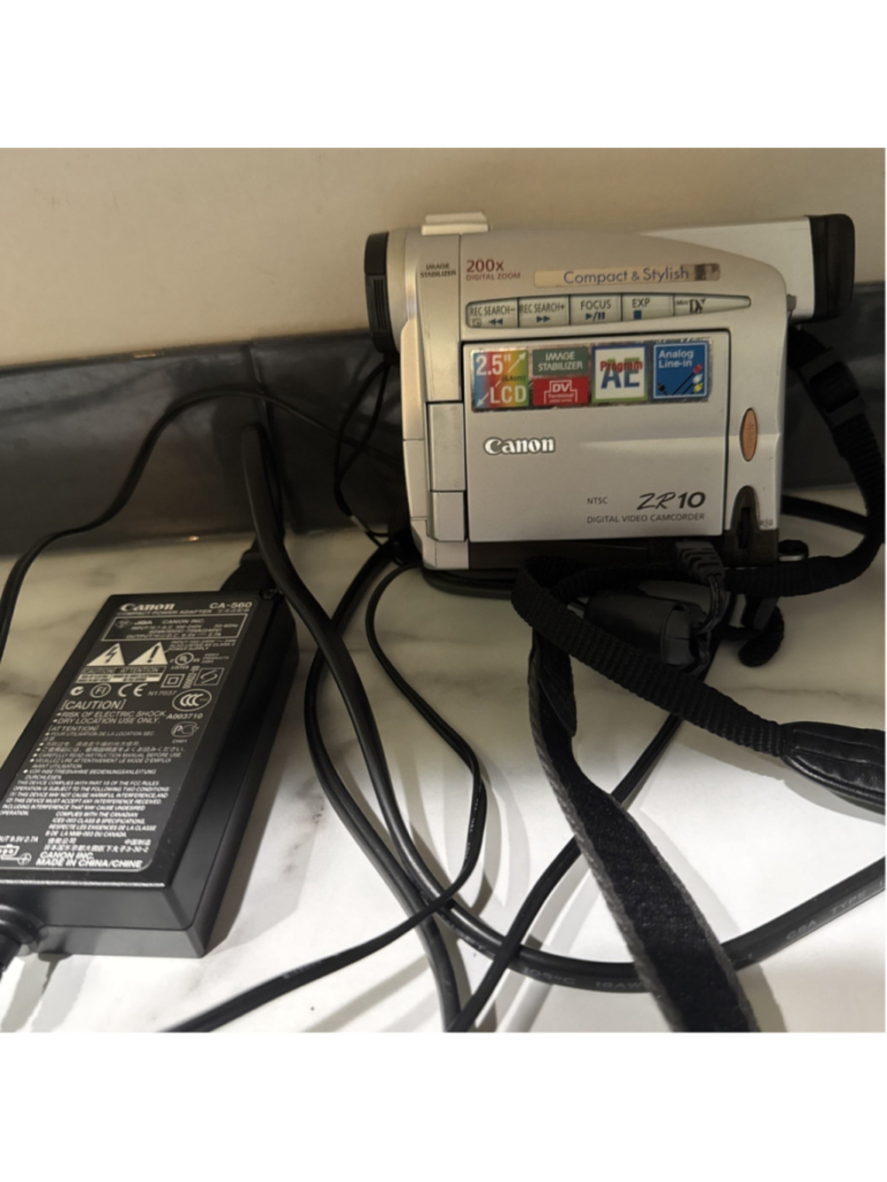 Canon ZR10 Digital Camcorder Camera MiniDV With Charger Needs Battery Works
